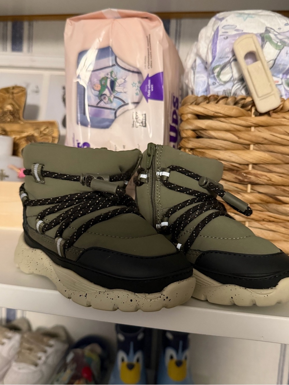 Zara Olive Green and Black Kids Lace-Up Winter Boots
